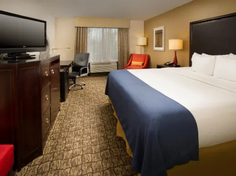 Holiday Inn Express & Suites ALEXANDRIA - FORT BELVOIR by IHG