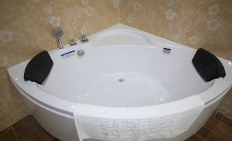 Venice Hotel (Development Zone Changjiang Road) - Housity