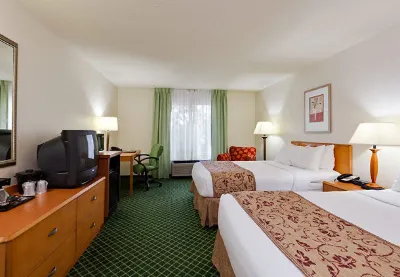 Fairfield Inn & Suites Valparaiso Hotels near Chicago Street Theatre