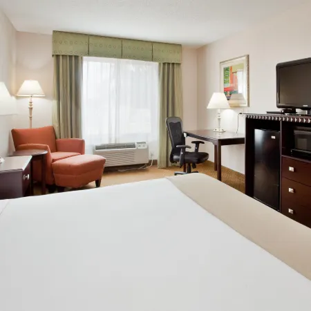 Holiday Inn Express & Suites KINSTON by IHG
