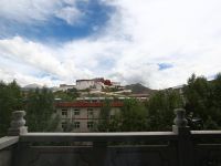 西藏岷山饭店 - 酒店附近