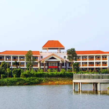 Lvhu Bay Hotel