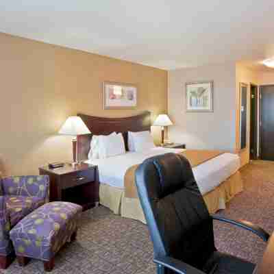 Holiday Inn Express Spokane-Downtown Rooms