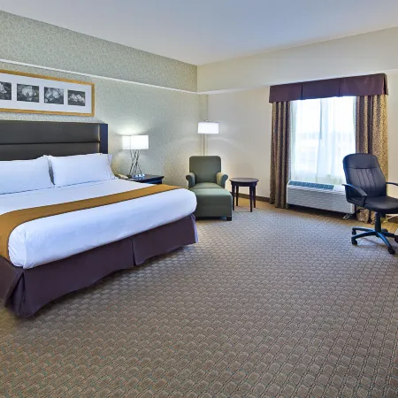 Holiday Inn Express & Suites OTTAWA AIRPORT by IHG Hotels in Ottawa