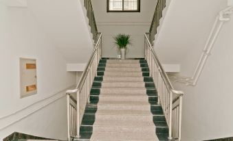 Haoping Birth House Business Hotel
