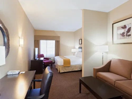 Holiday Inn Express & Suites Ashtabula-Geneva فنادق في Geneva-on-the-Lake