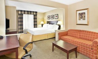 Holiday Inn Express & Suites Bradley Airport