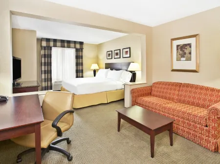 Holiday Inn Express & Suites Bradley Airport