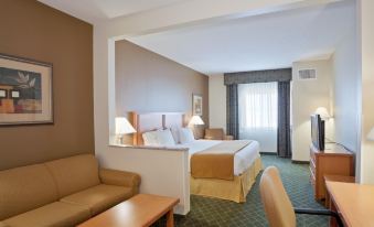 Holiday Inn Express & Suites Lincoln South