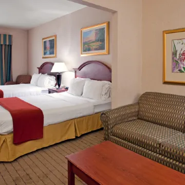 Holiday Inn Express & Suites INDEPENDENCE-KANSAS CITY by IHG