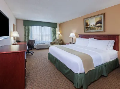 Holiday Inn Express & Suites Selma Отели в г. Сельма