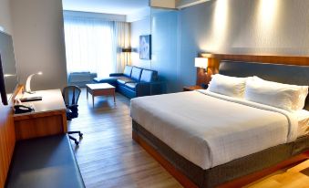 Holiday Inn Express & Suites Vaudreuil - Dorion