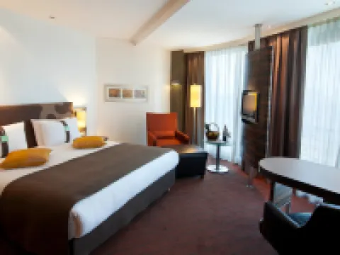 Holiday Inn ALMATY by IHG โรงแรมใกล้Independence Monument