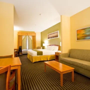 Holiday Inn Express & Suites BASTROP by IHG