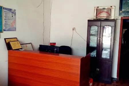 Piaoxiang Hostel Отели рядом с достопримечательностью «Hubei Land Resources Vocational College»