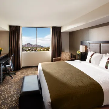 Holiday Inn & Suites PHOENIX AIRPORT NORTH by IHG Hotels near Ballet Arizona