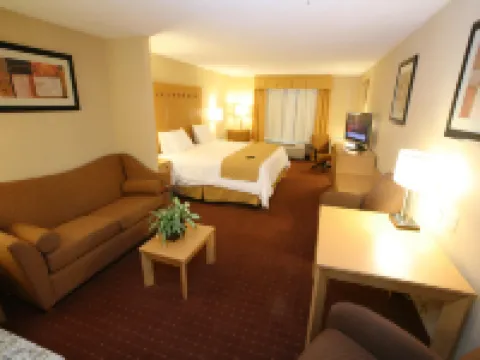 ホリデイ イン エクスプレス サルティーヨ ゾナ アエロプエルト by IHG サルティーヨのホテル