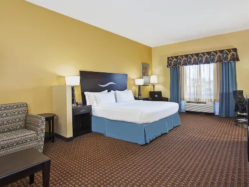 هوليداي إن إكسبرس آند سويتس سومرسيت سنترا  باي آيتش جي فنادق في سومرست