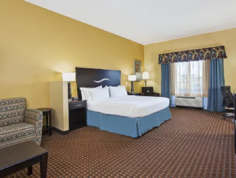 Holiday Inn Express & Suites SOMERSET CENTRAL by IHG