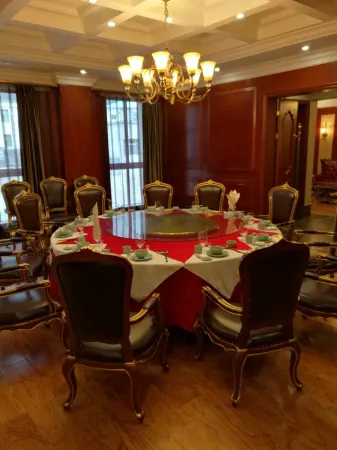 Xueshan Shengyu Hotel Отели рядом с достопримечательностью «Народный суд, Ядун, Чжэньчжэнь»