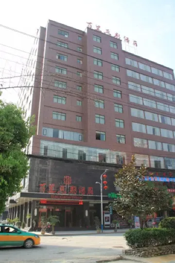 Barry Gallery along the River hotel