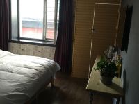 哈尔滨利奥小屋主题宾馆 - 豪华大床房