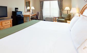 Holiday Inn Express & Suites Watertown-Thousand Islands