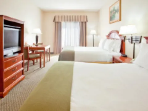 Holiday Inn Express & Suites GOSHEN by IHG