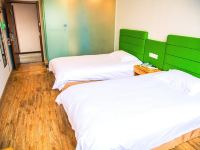 怡莱酒店(泰州金鹰坡子街店) - 舒适标准双床房