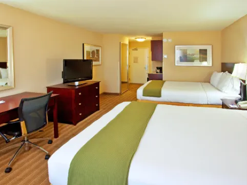 Holiday Inn Express & Suites FRESNO (RIVER PARK) HWY 41 by IHG
