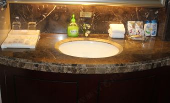 Shiwai Taoyuan Hotel