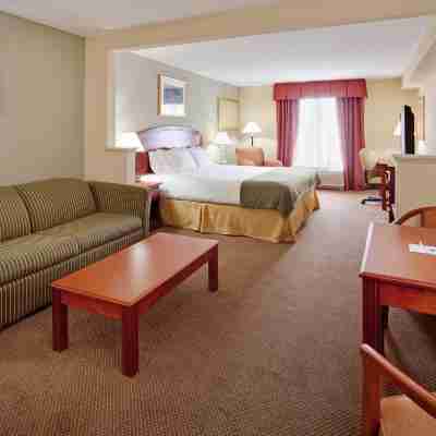 Holiday Inn Express & Suites Quakertown Rooms