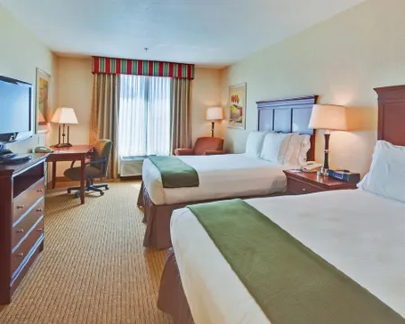 波特維爾洲際智選假日套房酒店 圖萊里縣酒店