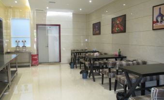 Zunyi Longqi Bay Hotel (Bozhou District Modern Square Branch)