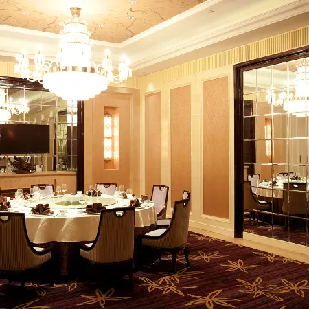 Zhongwei International Holiday Hotel