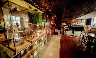 Floral Hotel · YunFu City King Royal Hotel