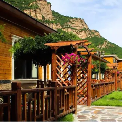 Baihe Anbian Holiday Village Hotels near Yunmeng Gorge