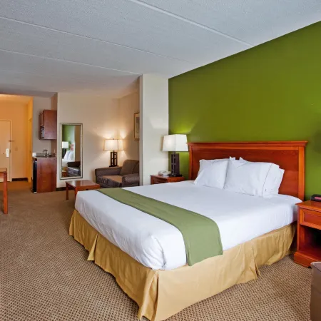 Holiday Inn Express & Suites DUBLIN by IHG