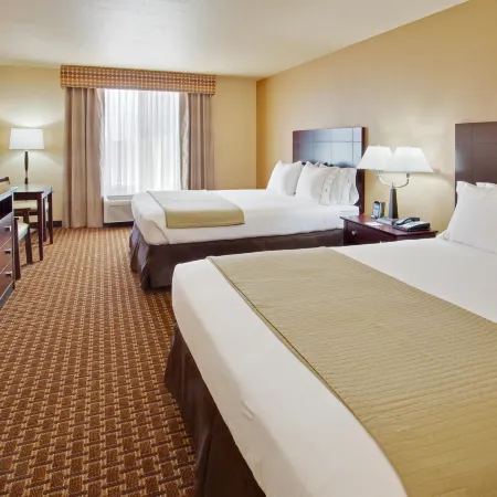 Holiday Inn Express & Suites DINUBA WEST by IHG