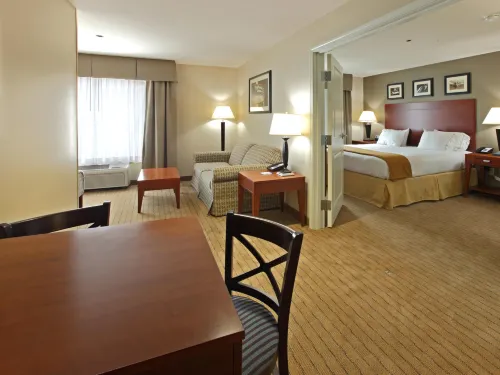 Holiday Inn Express & Suites Searcy by IHG
