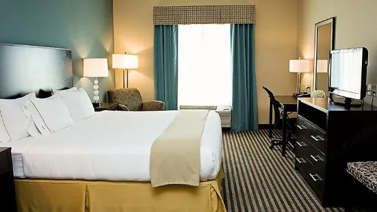 Holiday Inn Express & Suites Youngstown West - Austintown