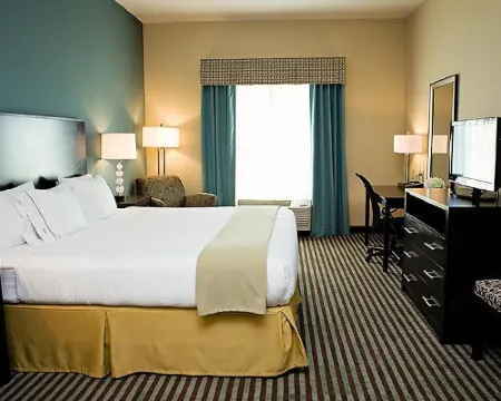 Holiday Inn Express & Suites YOUNGSTOWN WEST - AUSTINTOWN by IHG Hotels in Austintown