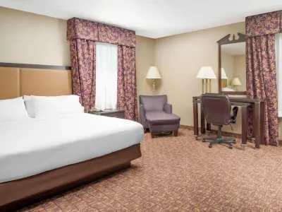 Holiday Inn Express Wenatchee Hotels in Wenatchee