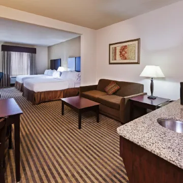 Holiday Inn Express & Suites Brady by IHG