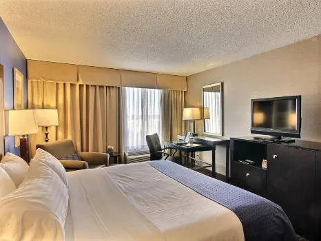 Holiday Inn Fargo Hotels near Spirits Lounge & Casino