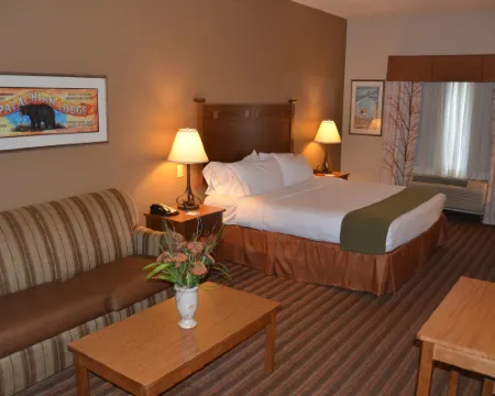 Holiday Inn Express & Suites DONEGAL by IHG Hotels in Donegal Township