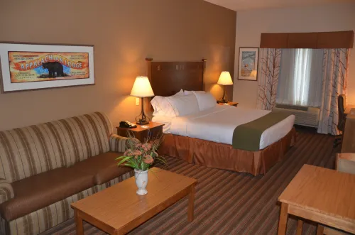 Holiday Inn Express & Suites Donegal Hotel di Middlecreek Township