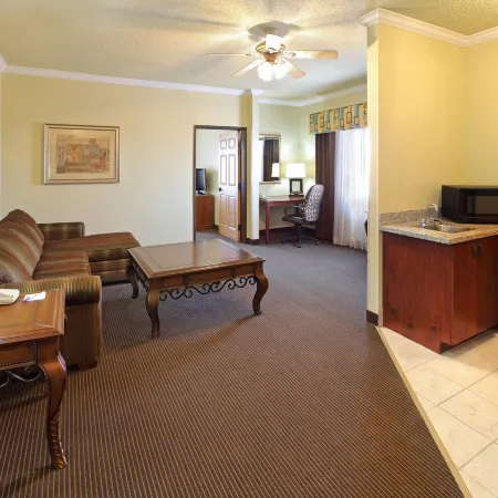 Holiday Inn Express & Suites Greenville by IHG