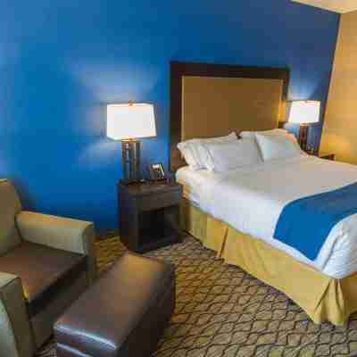 HOLIDAY INN EXPRESS & SUITES THUNDER BAY Rooms