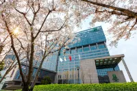 Holiday Inn Shanghai Hongqiao West (Shanghai Hongqiao International Airport) Hotels in Shanghai